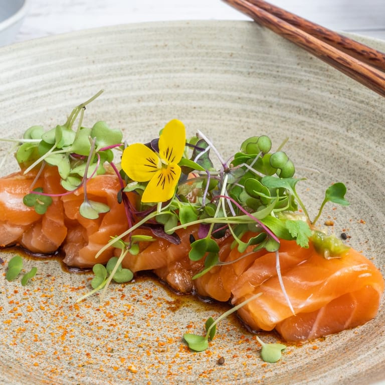 Tempting Tuna Roll: Sushi Delights